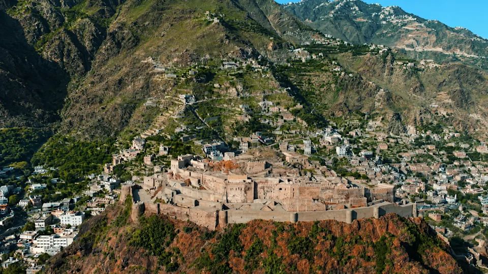 në Aden,