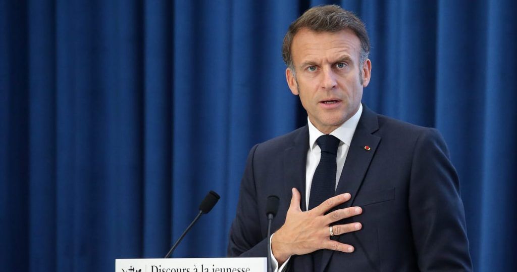 FRANCË   Macron pas përshkallëzimit të protestave  Nuk ka vend për dhunë në Republikën tonë
