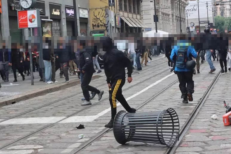 MILANO- Vijojnë përplasjet, Meloni thërret mbledhjen