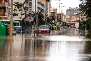 AUSTRALI – Reshje rekord dhe përmbytje,