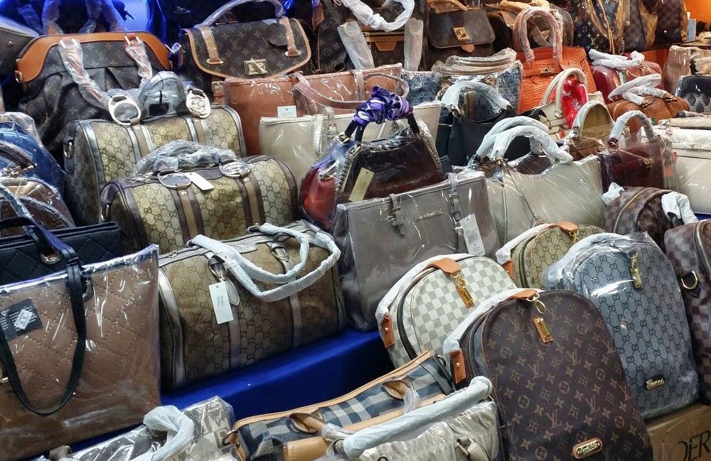 FOKUS   BE sekuestron sasi rekord mallrash të falsifikuara me vlerë 6 3 miliardë euro