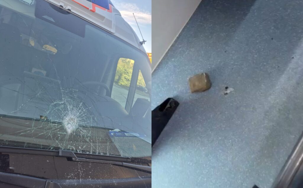 Sulmohet me gurë ambulanca gjatë protestës  Kryeministria thirrje qytetarëve  Respektoni punën e emergjencës