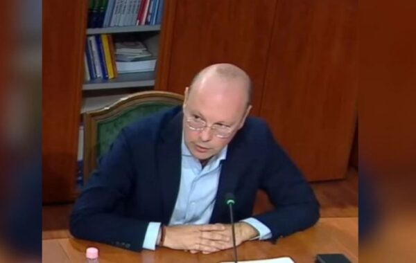 të asistojmë si spektatorë të
