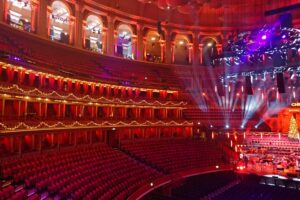 Royal Albert Hall-i i dekoruar për sezonin e Krishtlindjeve (foto ilustrative)