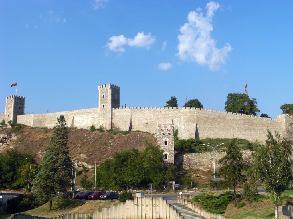 Kalaja e Shkupit po merr fytyrë të re  dy muze me mbi 5 000 artefakte hapen vitin e ardhshëm  pjesë e  Shkupi 2028 