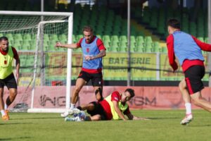 Liga e Kombeve/ Transferta e kuqezinjve