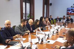 Debati për ushqimin në Kuvend, deputetët
