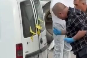dy të vrarë dhe një
