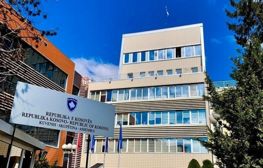 Tri komisione parlamentare mblidhen sot në Kuvend  në fokus ekonomia  shëndetësia dhe administrata publike