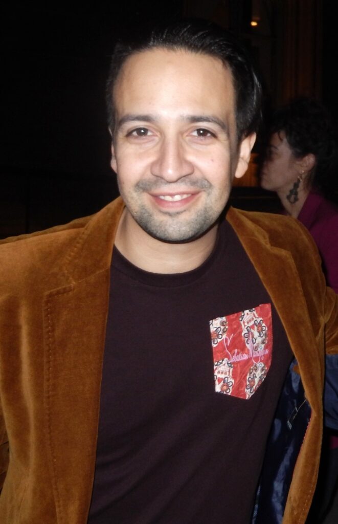 Lin Manuel Miranda sjell «Encanto» n për herë të parë në skenë  adaptimi teatror debuton në anijen e re të Disney it