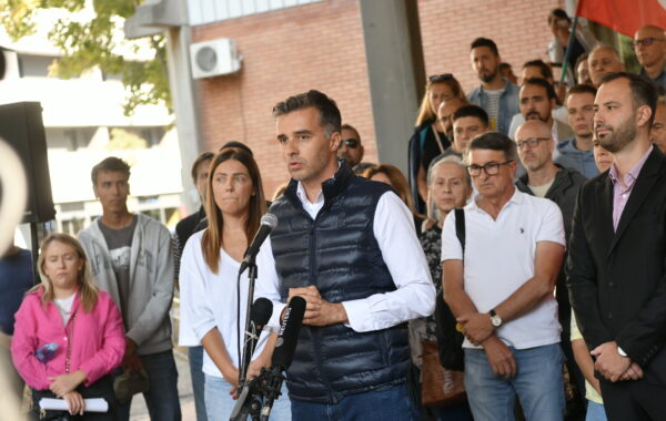 Savo Manojloviç, udhëheqësi i lëvizjes 'Kreni-promeni' (foto arkiv, 29 shtator 2026, Nova.rs)