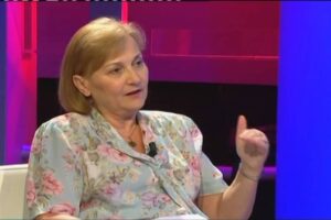 Kur vendi është në krizë, urtësia