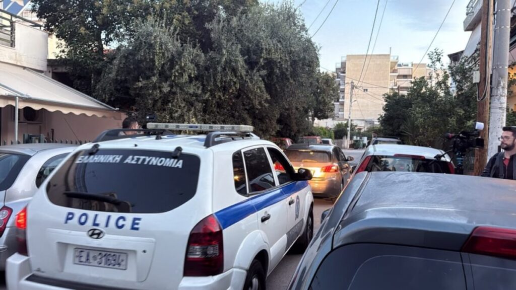 Thriller në Menidi  89 vjeçarja gjendet e vdekur në shtëpi  i dyshuari kryesor është djali 62 vjeçar