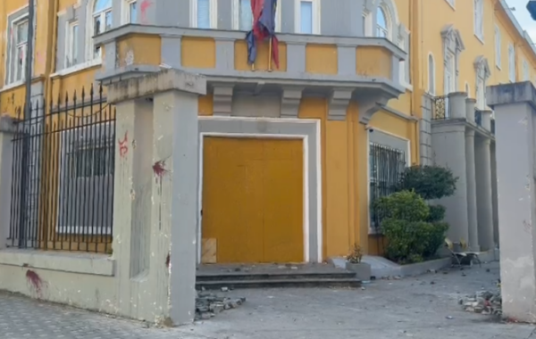 dyert dhe dritaret me kompensatë