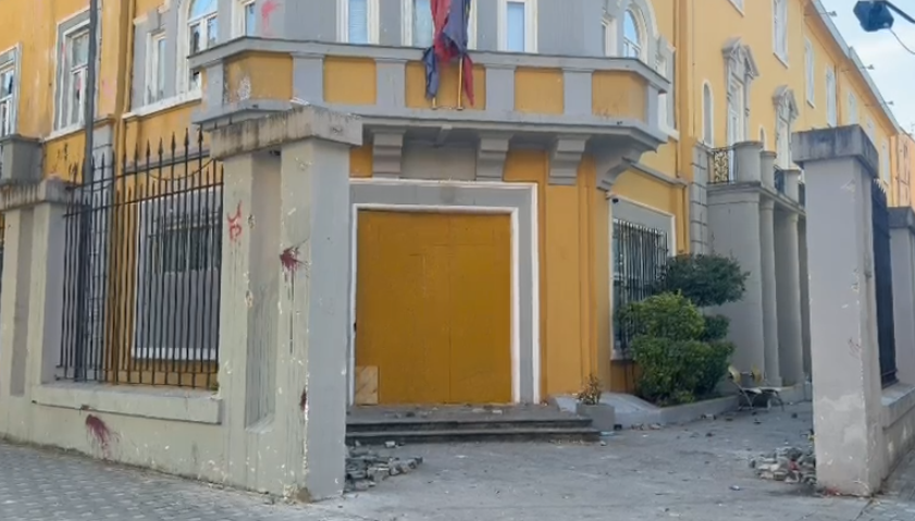 dyert dhe dritaret me kompensatë