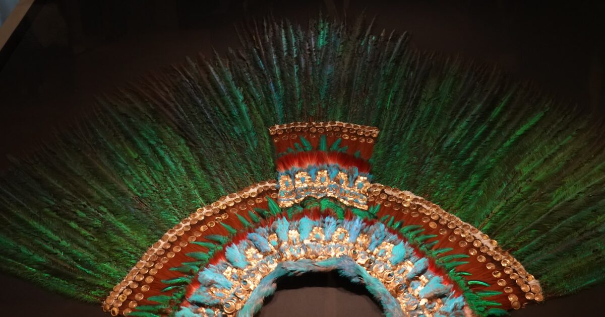 Kurora e pendëve (quetzalapanecayotl) e shekullit XVI në Weltmuseum të Vjenës