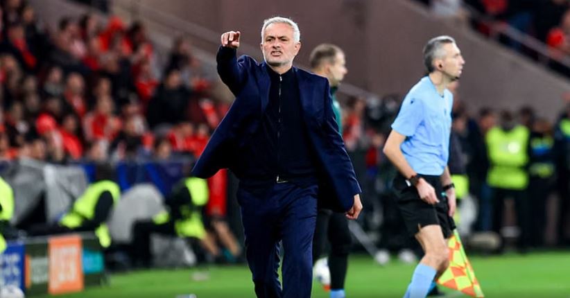 Mesazhi i Mourinho s  Vinicius  Për mua e paprekshme është vetëm stema e Real Madrid