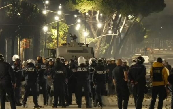 Policia duhet të ketë një