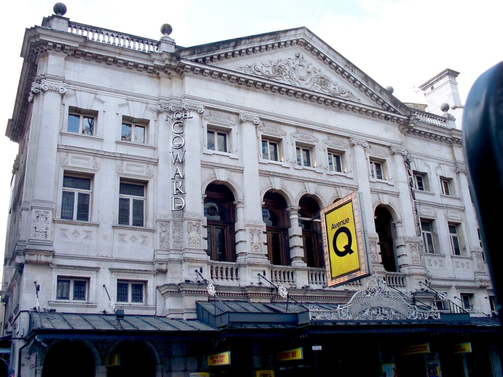 «Into the Woods» hapi zyrtarisht perden në West End  fotot e para të produksionit në Teatrin Noël Coward