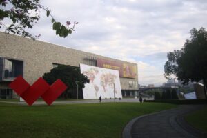Muzeu Kombëtar i Arteve të Bukura të Tajvanit në Taichung, ku mbahet Bienalja Aziatike e Artit.