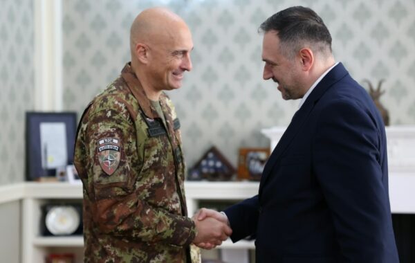 Komandantin e ri të