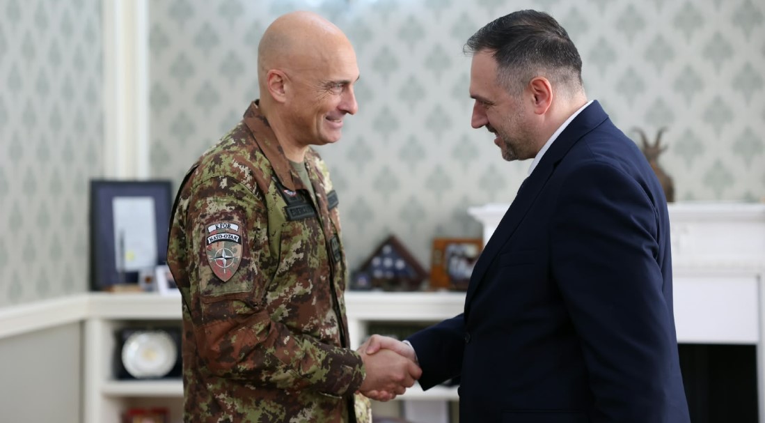 Komandantin e ri të