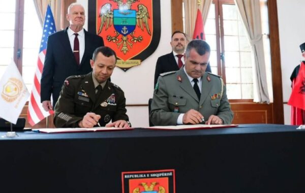 Firmoset marrëveshja për Gazën nga ministri