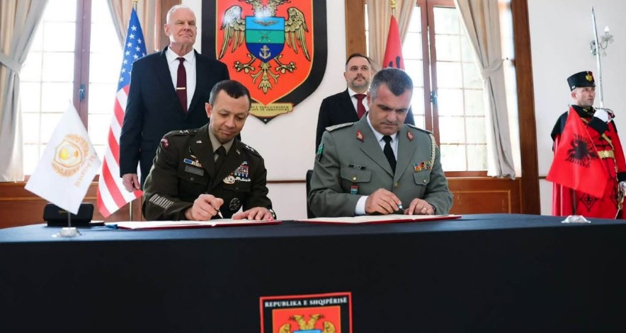 Firmoset marrëveshja për Gazën nga ministri