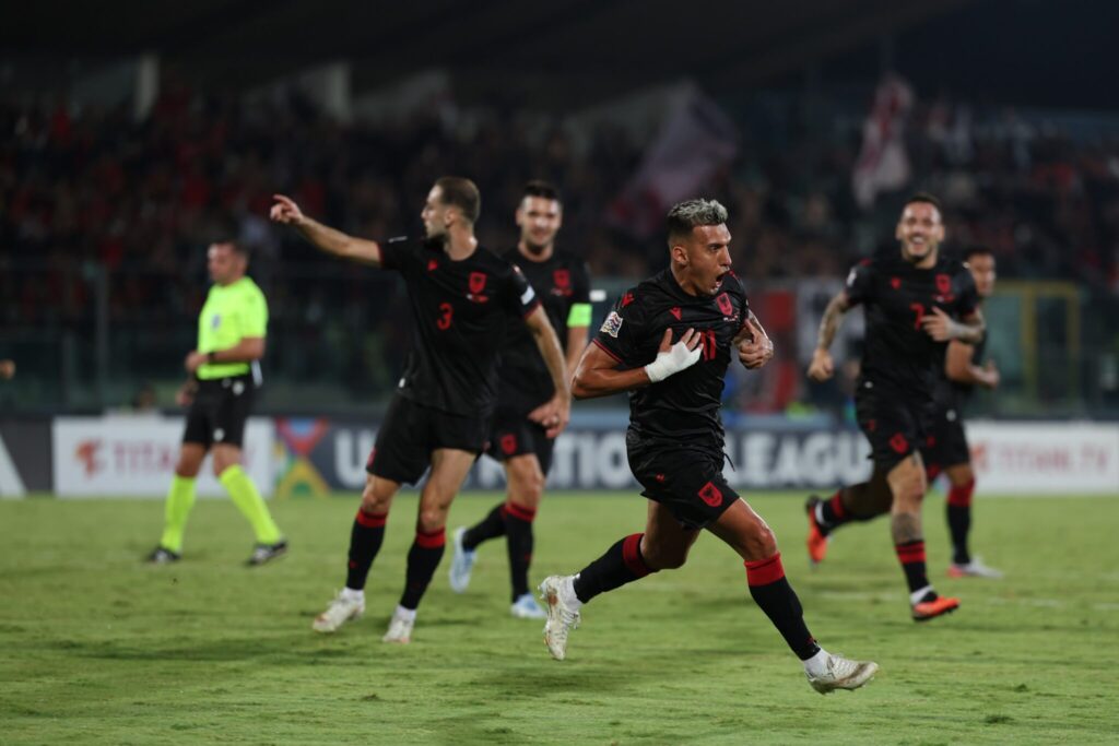 Shqipëria ngjitet një vend në renditjen e FIFA s  Kosova kap pozicionin më të mirë në histori