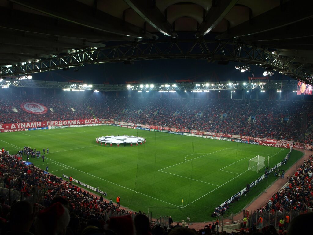 Olympiacos bën tri fitore radhazi në Europa League  González vendos ndaj Spartës së Pragës