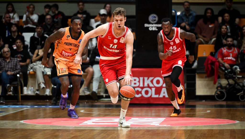 Olympiacos bën  shëtitje  në Patra  fiton 85 45 ndaj Promitheas dhe shkon 4 nga 4 në GBL