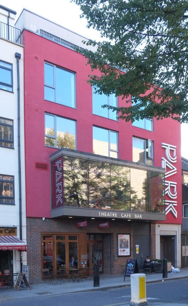 «Mojo» i Jez Butterworth it kthehet në skenën londineze pas 14 vjetësh  Park Theatre zbulon sezonin 2027