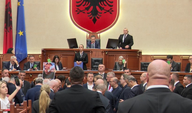 shtatë akte