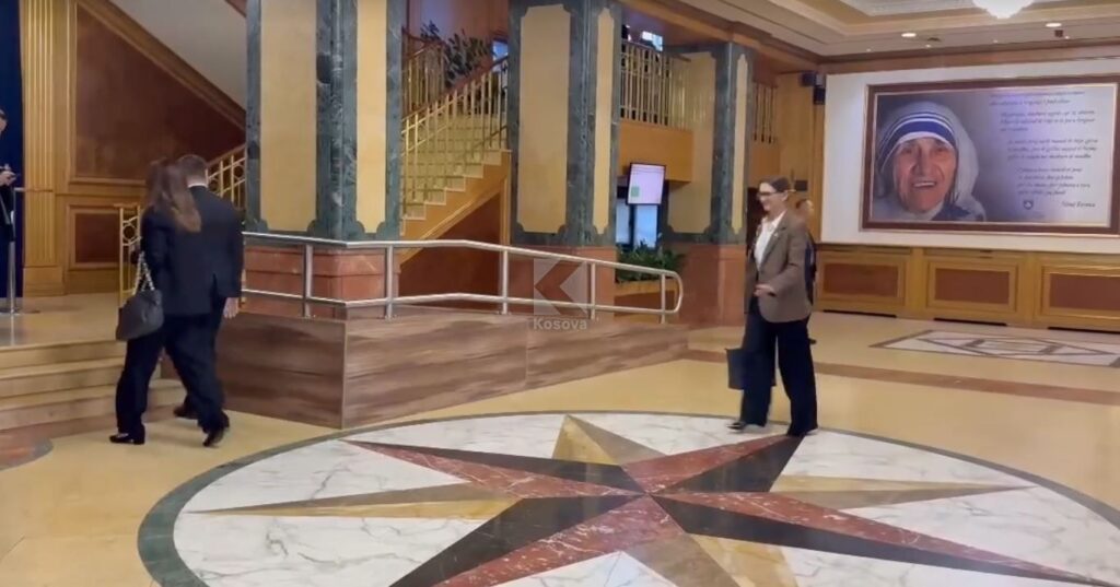 PDK rikthehet në Kuvendin e Kosovës pas disa orësh largimi