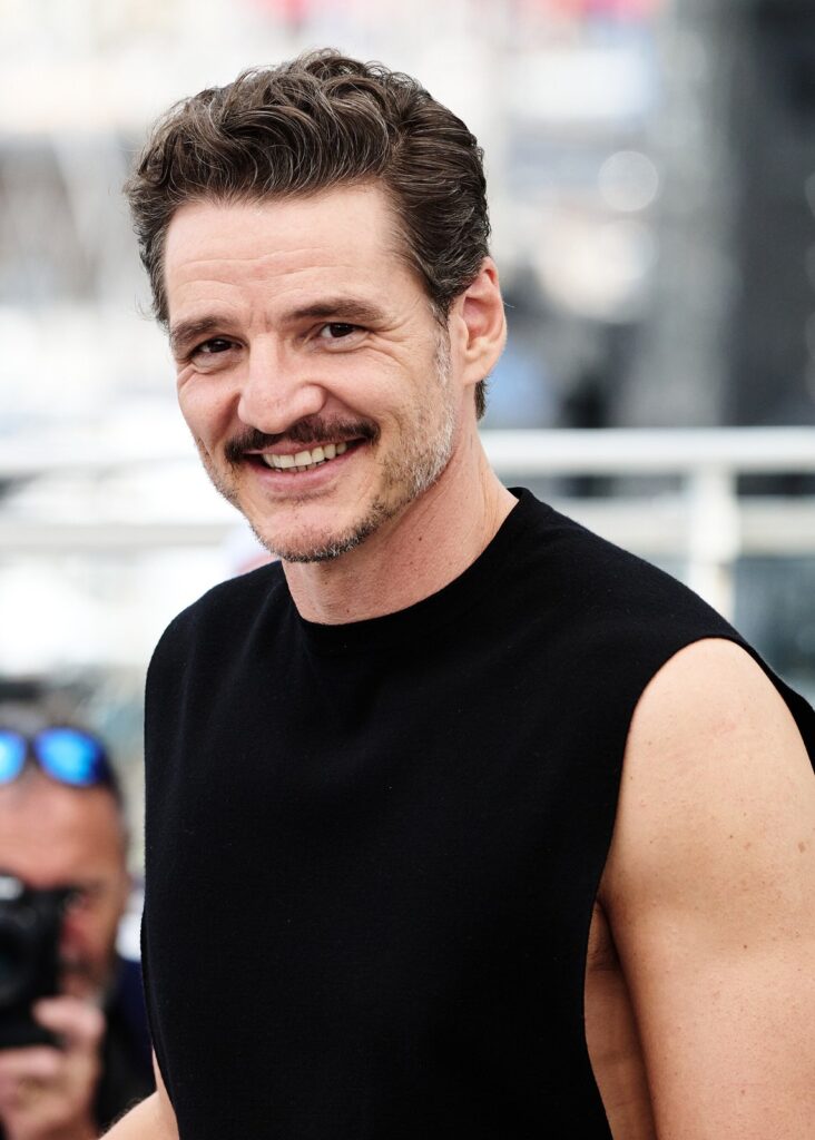 «Behemoth » mban premierën në Londër  Pedro Pascal tregon se mësimi i violonçelit ishte sfida më e vështirë e karrierës