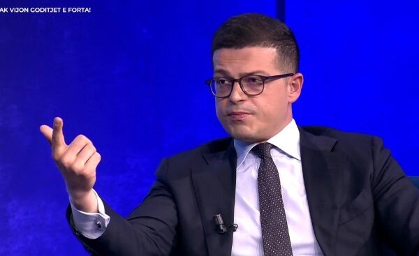 Ajo që po i ndodh