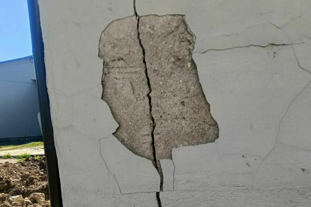Çarje në ndërtesa nga gërmimet për spitalin e ri në Pljevljë  banorët braktisin banesat  inspektimi pezullon punimet