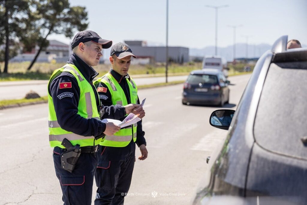 Aksion i gjerë i policisë në të gjithë Malin e Zi  23 persona të ndaluar  mbi 1 500 të kontrolluar