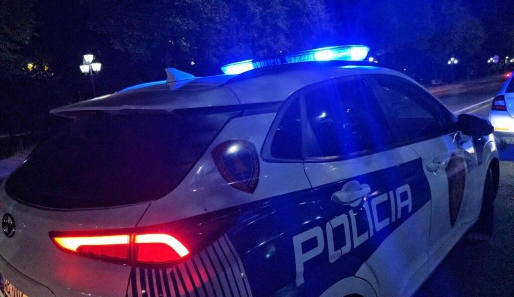 Agravon konflikti mes të rinjve në Korçë  plagoset me thikë 19 vjeçari  Në pranga autori i dyshuar