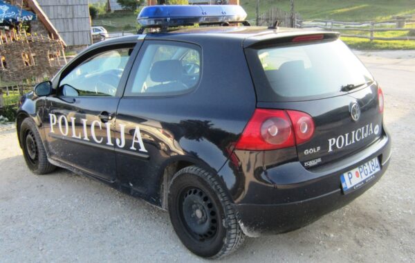 Makinë e policisë së Malit të Zi (Foto: Dickelbers, CC BY-SA 3.0, Wikimedia Commons)