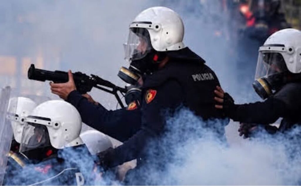 Kallëzim penal në SPAK ndaj kreut të Policisë Skënder Hita për shtypjen e protestave