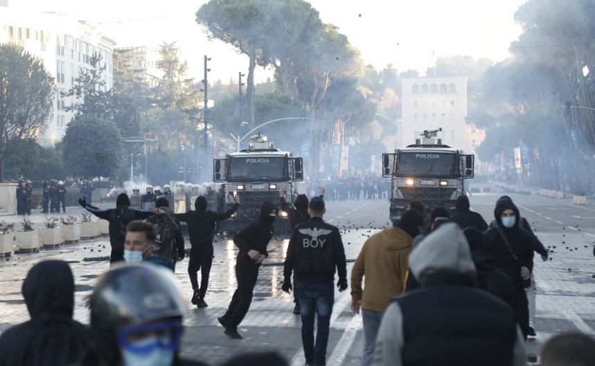 Studentët sot protestë para Ministrisë së Arsimit  pedagogët dhe PD do t u bashkohen në mbështetje