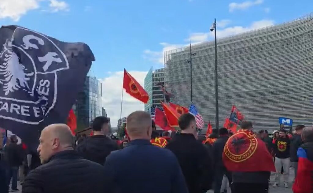 Nis protesta në Bruksel  kërkohet drejtësi për çlirimtarët