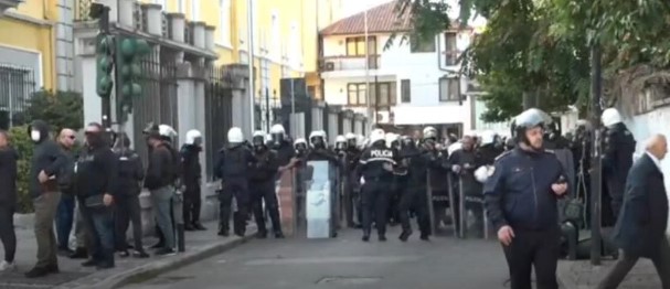 Këshillojini fëmijët të qëndrojnë larg