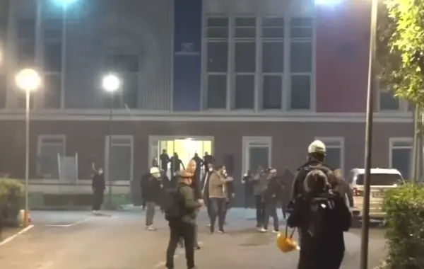 me molotovë,