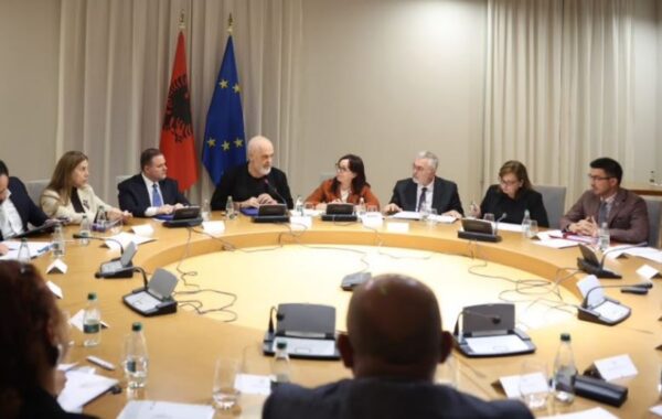 për kufizimin e rrjeteve sociale