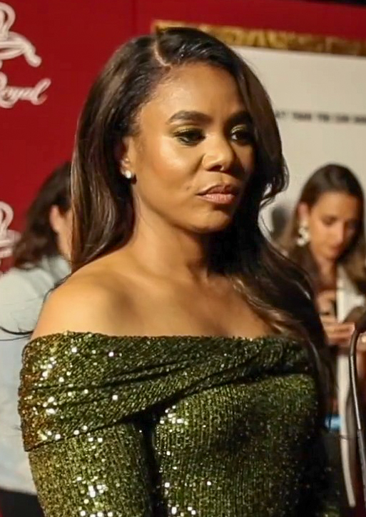 Regina Hall bashkohet me Jennifer Aniston dhe Peter Dinklage në komedinë e Krishtlindjeve  Naughty  të Olivia Wilde