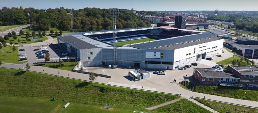 Conference League  Aarhus Egnatia luhet në Randers  në stadium me kapacitet të reduktuar