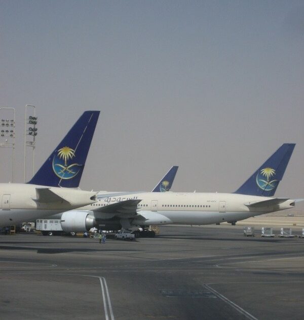 Avionë të kompanisë Saudia në Aeroportin Ndërkombëtar King Khalid në Riad