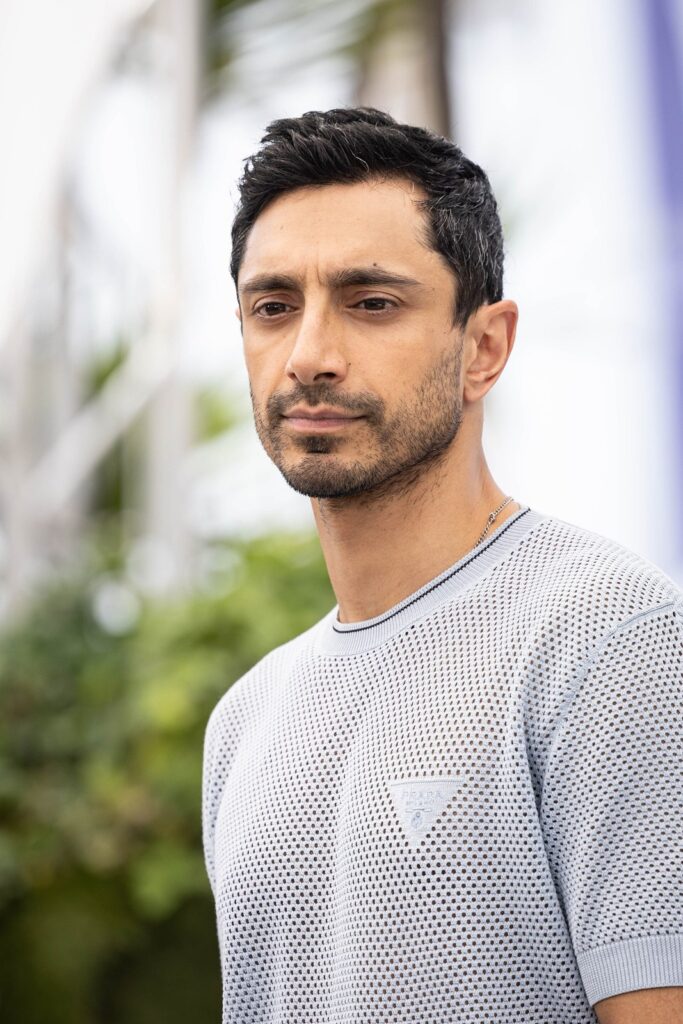 Riz Ahmed ngjitet sonte në skenën e West End it pa prova  «White Rabbit  Red Rabbit» hap zarfin e mbyllur në Duchess Theatre